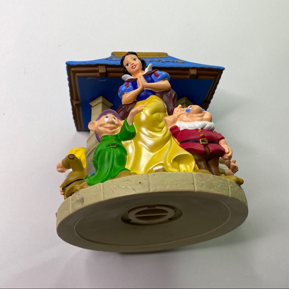 Snow White Wishing Well Plastic Disney Bank Kids - Picture 4 of 16